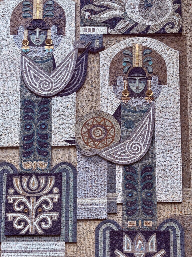 Sculpture in Etar
