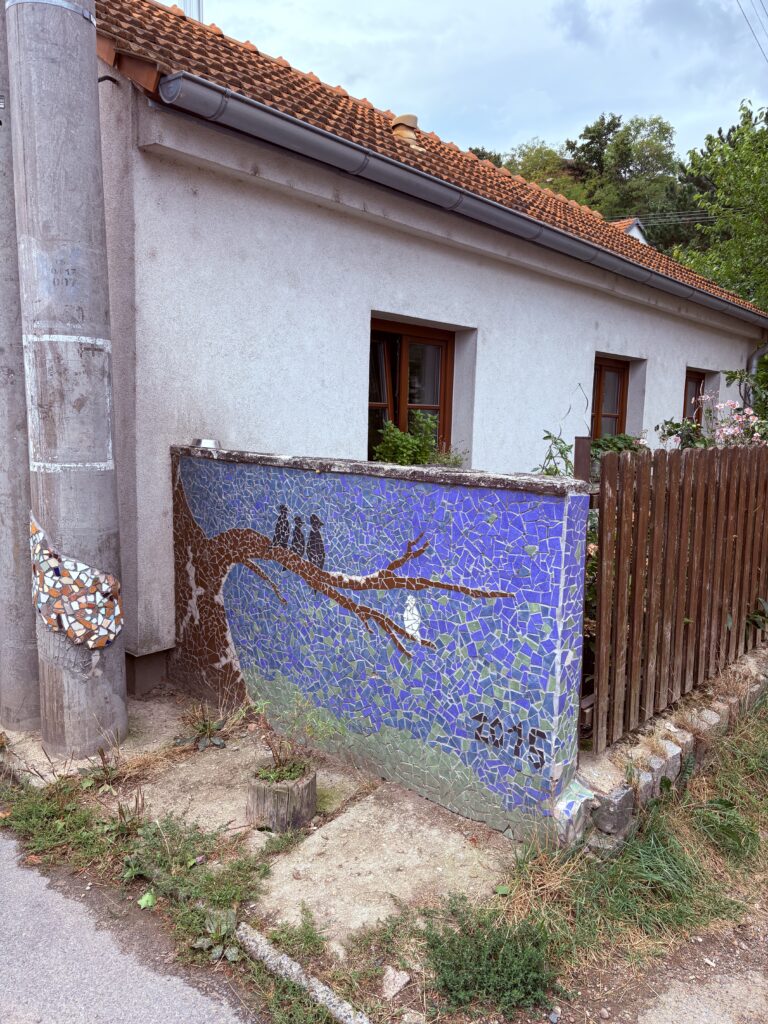 Wall decoration in Kamenka