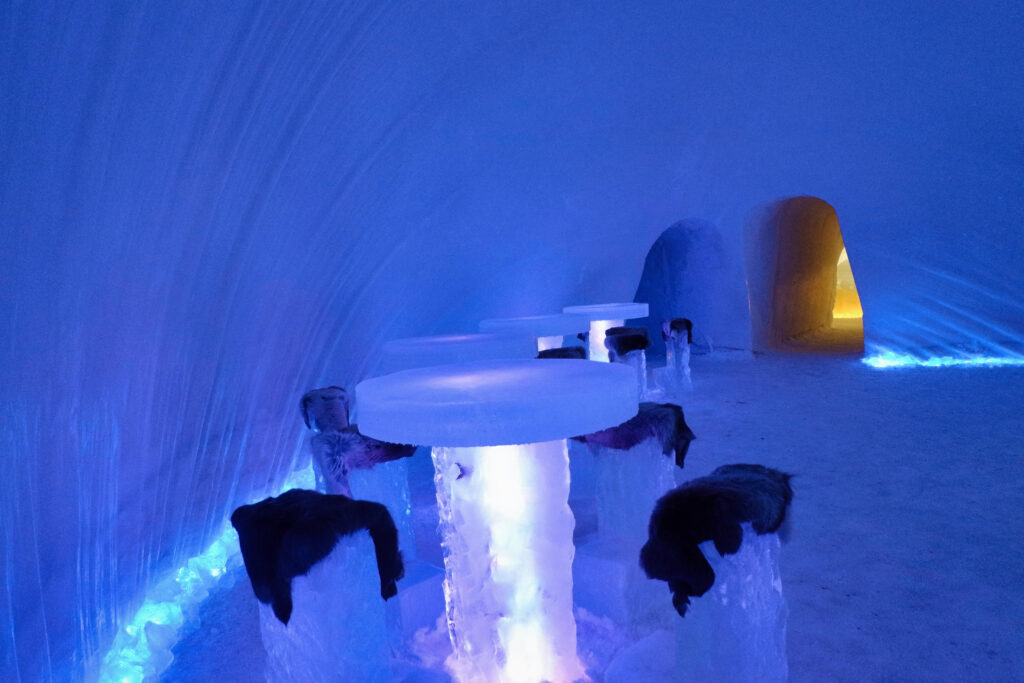 Snow Hotel Bar