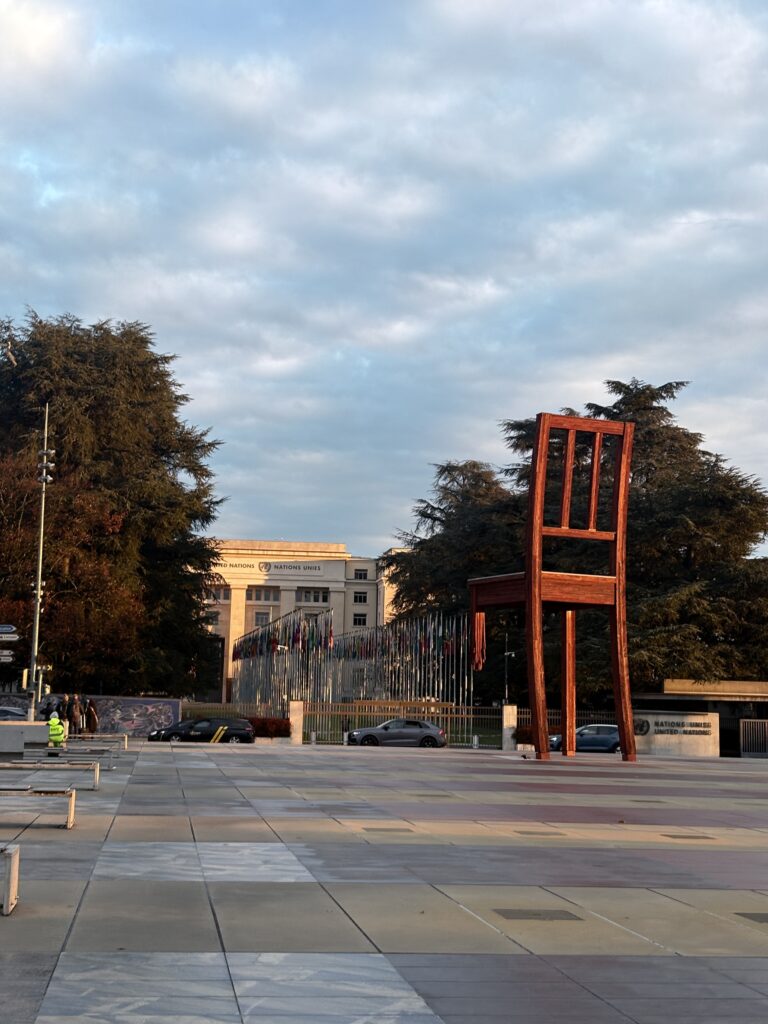 UN & Broken Chair